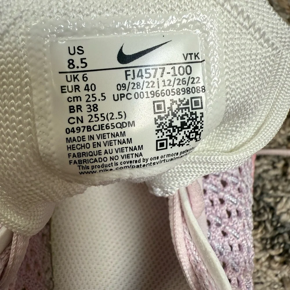 Nike Women's Light Pink Sneakers - Picture 5 of 5